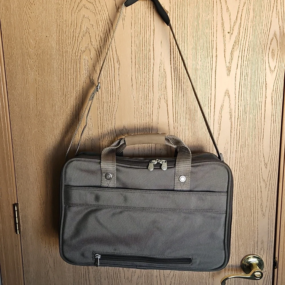 Briggs And Riley Stylish Tan Men's Bag